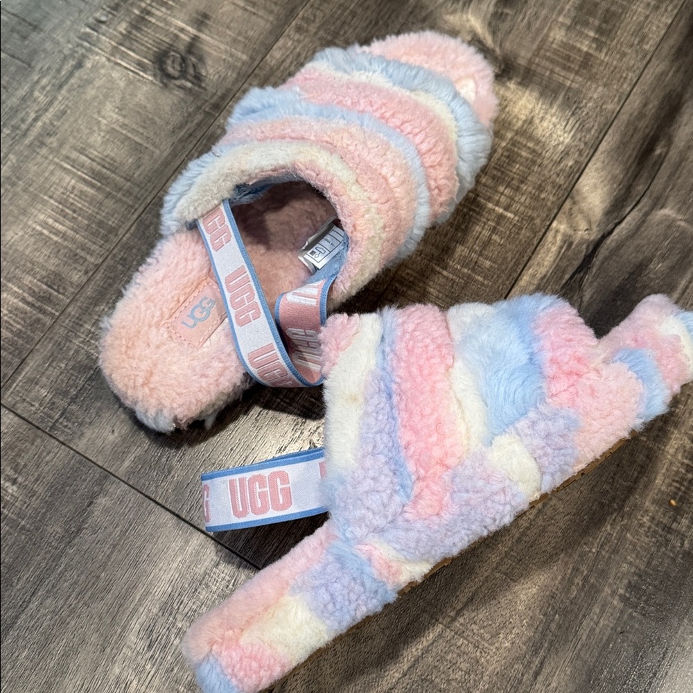 UGG Fluff Yeah Slide Cali Collage big kids size 5